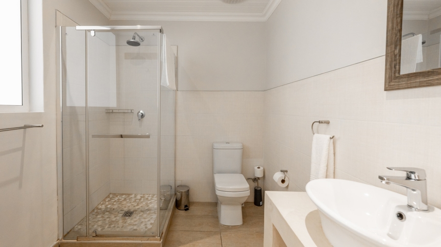 9 Bedroom Property for Sale in Struisbaai Western Cape